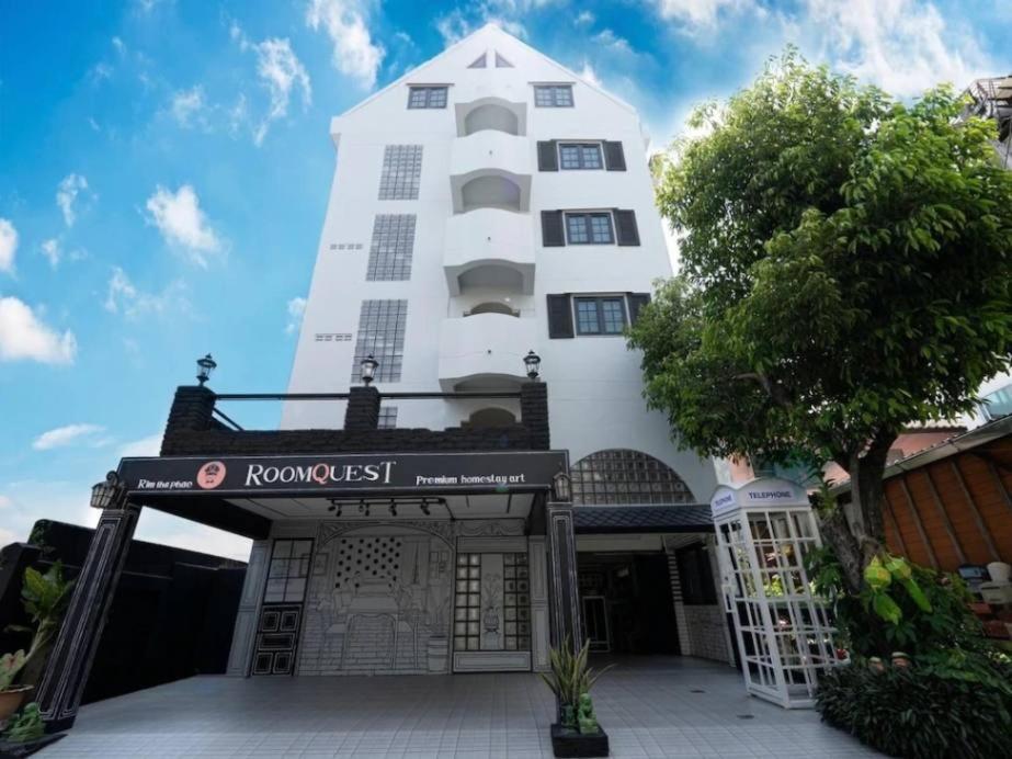Roomquest Chiang Mai Tha Phae Exterior photo